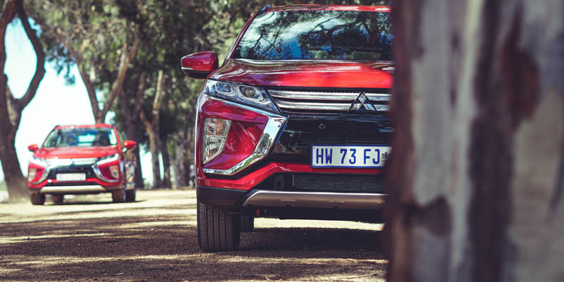 Mitsubishi EclipFrontse Cross Driven